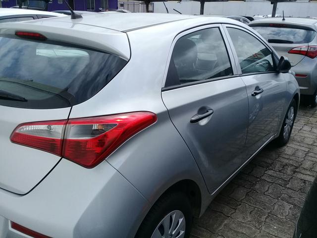 Hb20 hatch 1.0 2018/2019 ipva 2020 pagos - Foto 4