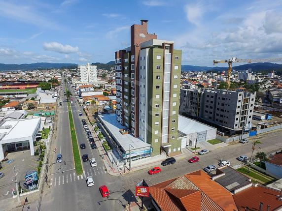 Apartamento para alugar com 3 dormitórios em Centro, Tubarão cod:531