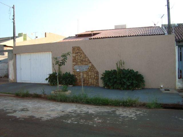 Casa 3 quartos (1 suite) - Jd do Leste