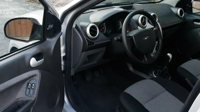 Ford fiesta sedan class 1.6 2013 - Foto 7