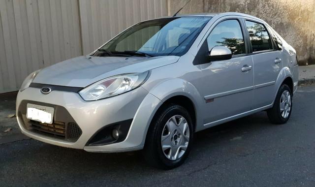 Ford fiesta sedan class 1.6 2013