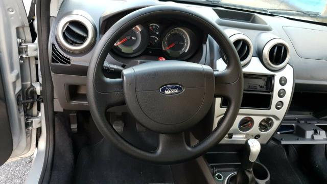 Ford fiesta sedan class 1.6 2013 - Foto 3