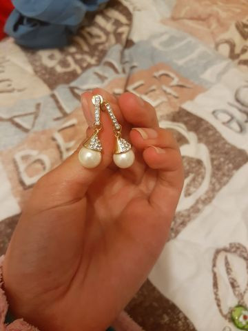 Brincos de pérola com Strass