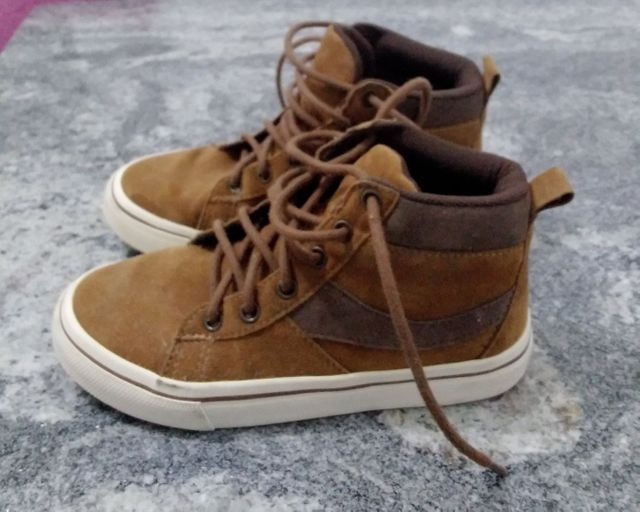 Bota de couro infantil