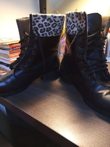 Botas com animal print - Foto 2