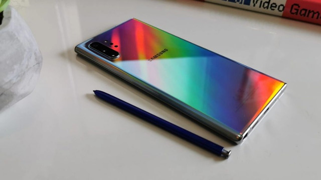 Samsung Galaxy Note 10 Plus Aura Glow 256GB, 12gb de RAM - Troco por