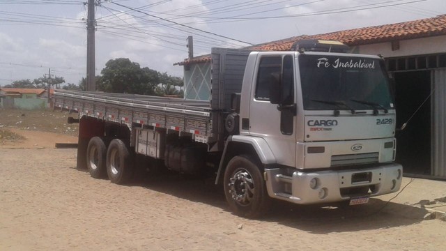 *OPORTUNIDADE* FORD CARGO 2428E