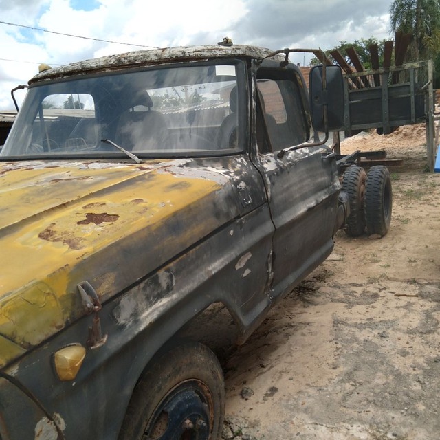 VENDO F4000 ANO 1977