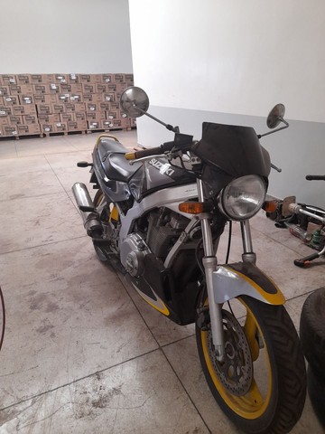MOTO SUZUKI