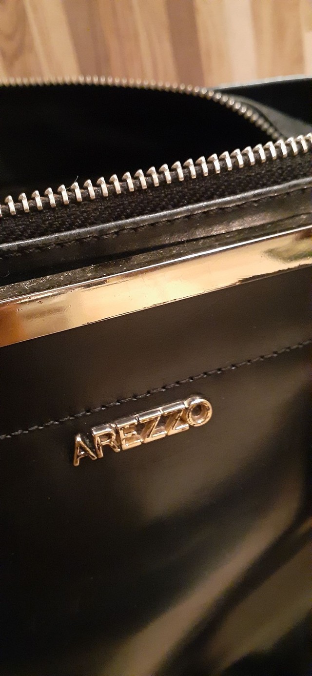 Bolsa em Couro Arezzo Bolsas malas e mochilas Itapu Vila