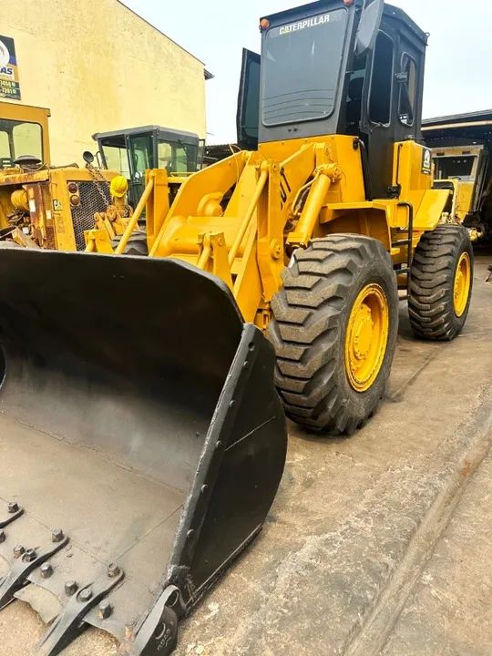 Pá Carregadeira 930T ano 94 - Foto 3