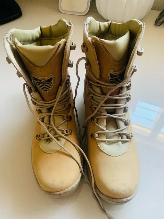 Bota coturno acero 40