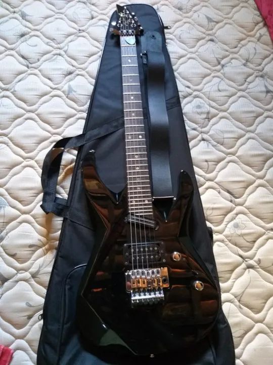 guitarra tagima kiko loureiro