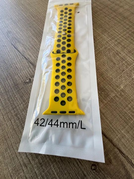 Pulseira Apple Watch Amarelo e Preto furadinho Linda nova Sem uso ! - Foto 3