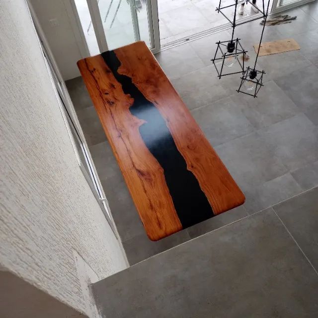 Mesa de jantar em madeira resina - Foto 2