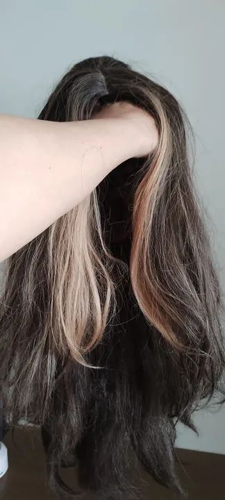 Peruca loira com mechas castanhas - cabelo longo e macio - Foto 2