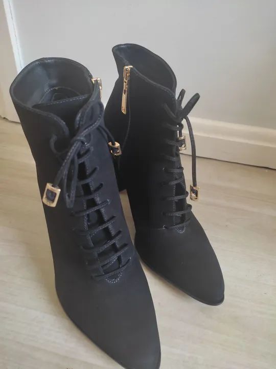 Bota camurça Luz da Lua