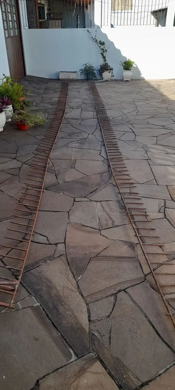 Grade de ferro ponta de lança 20 reais o metro - Foto 2