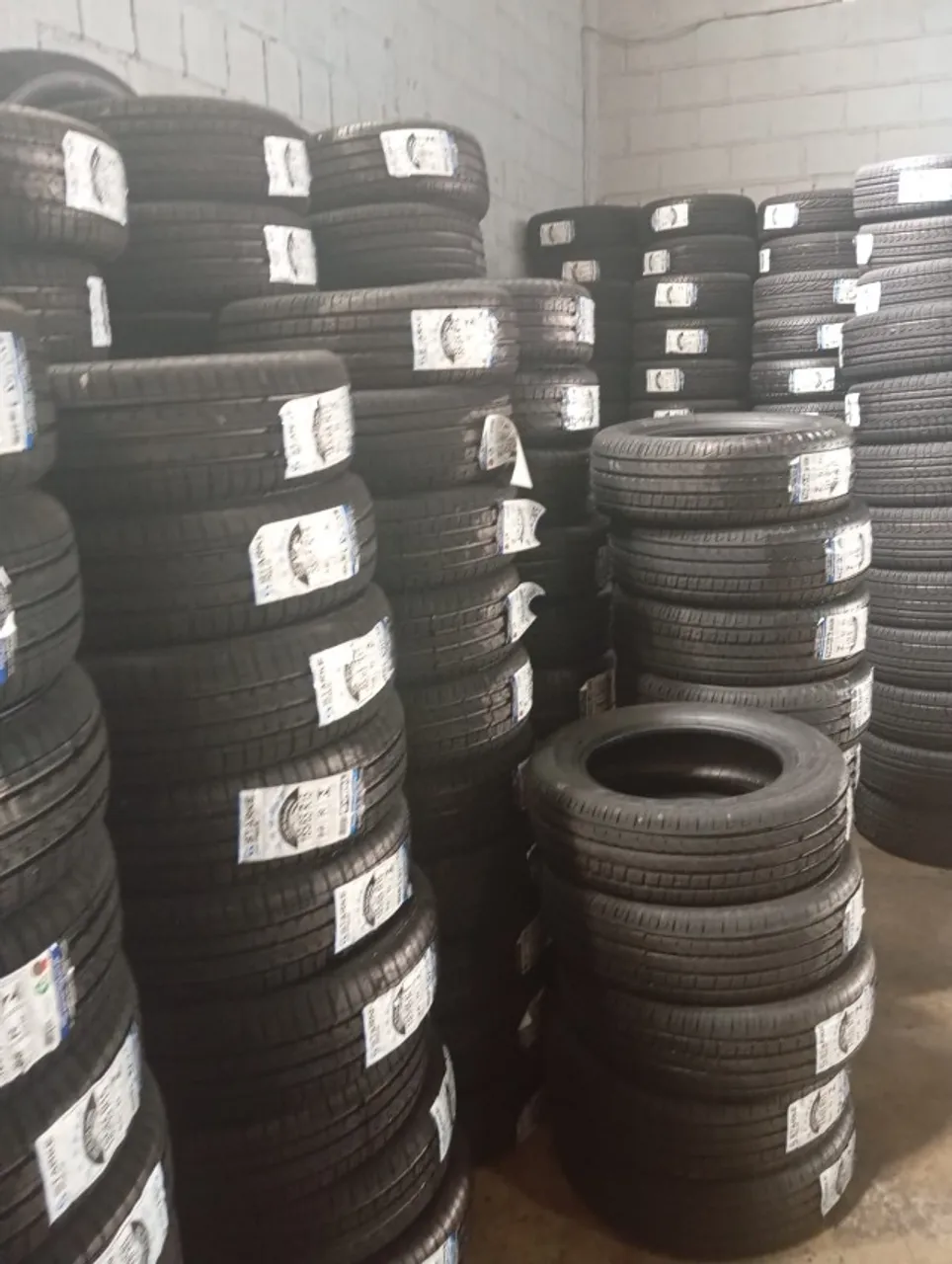 Vem para a RL e aproveite as ofertas de pneus remold aro 15 185/65 190,00