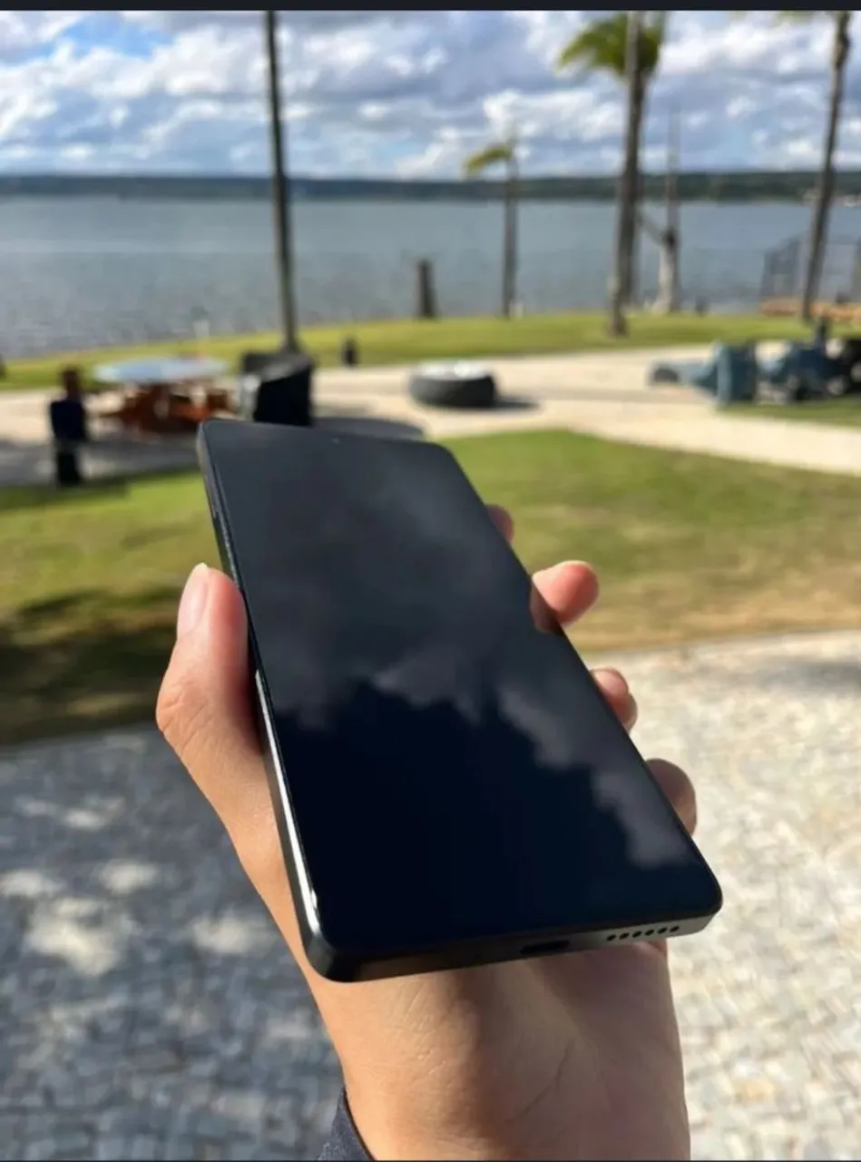 Vendo note 13 5g, 256gb. Celular em excelente estado menos de 4 meses de uso, completo.