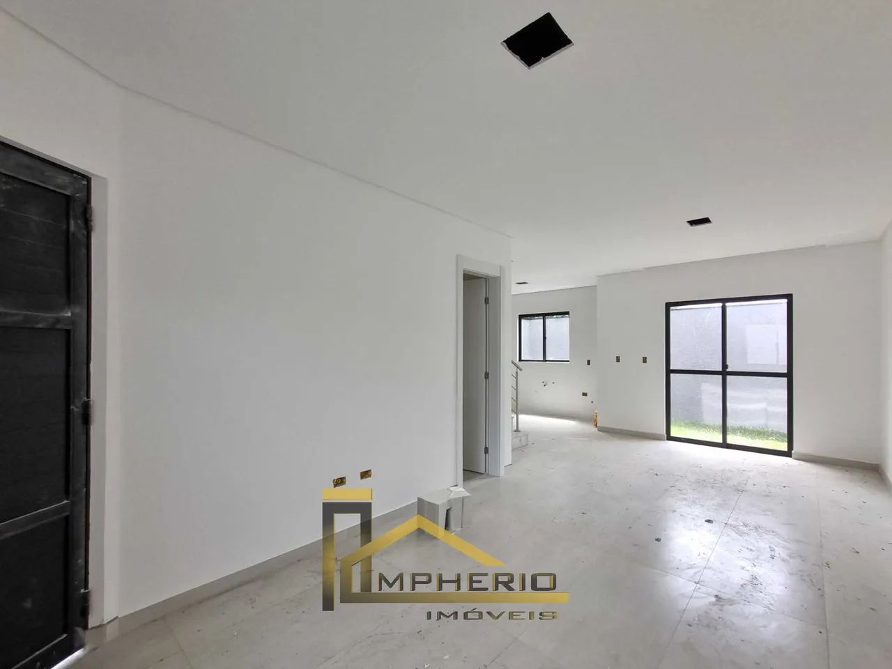 Imperdível! Casa à venda em Curitiba-PR, Uberaba: 3 quartos, 1 suíte, 3 salas, 1 vaga e 12 - Foto 2