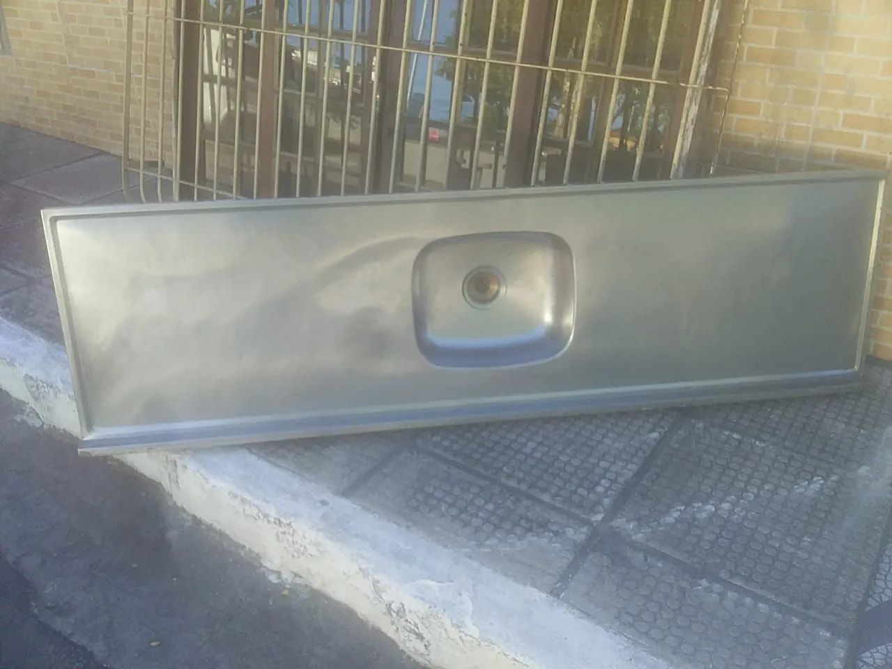 JANELÃO, GRADE E PIA DE INOX  - Foto 3