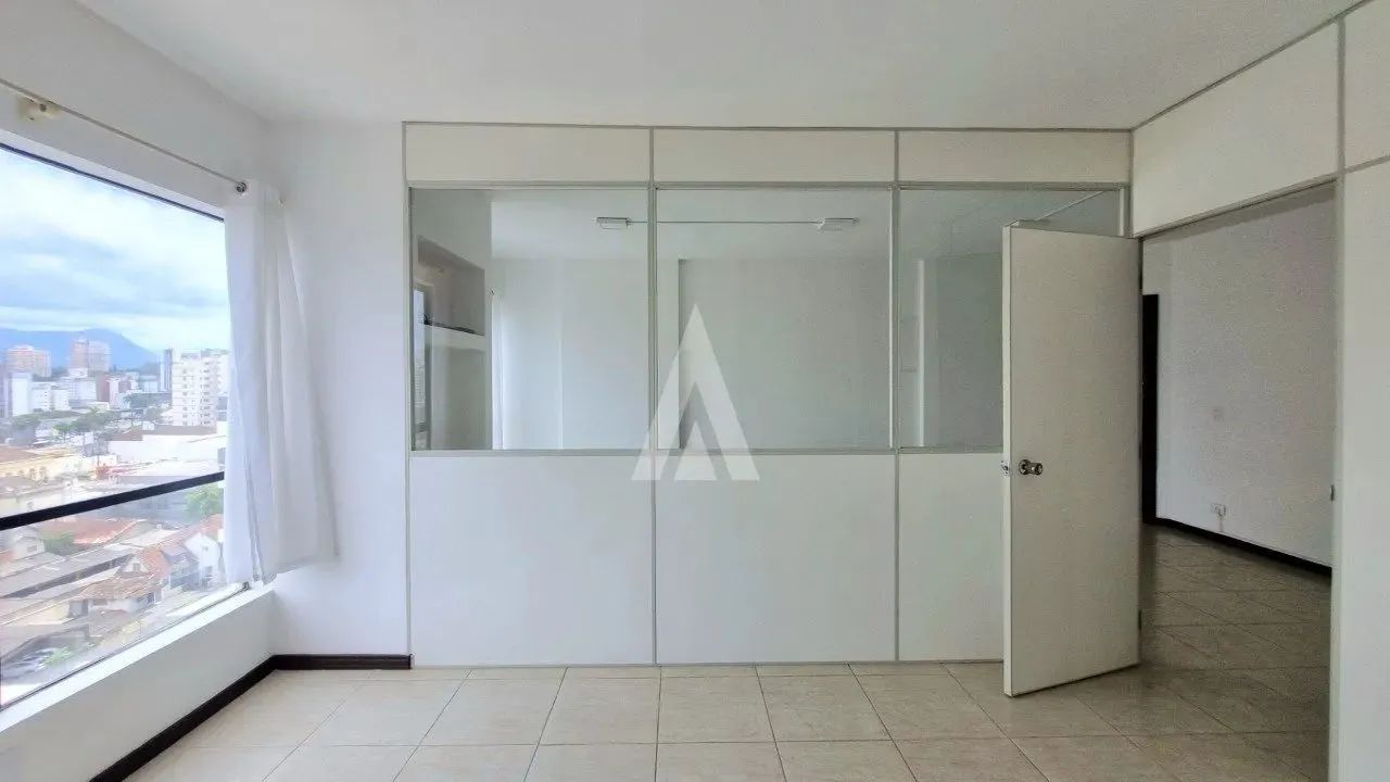 Sala Comercial à venda no bairro CENTRO em JOINVILLE, por R$ 285.000.00. - Foto 5