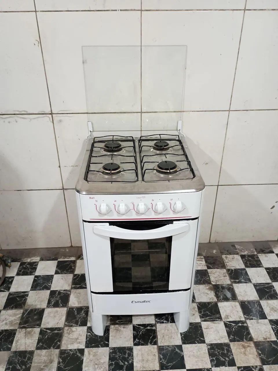 Fogão 4 Bocas Esmaltec Bali usado 