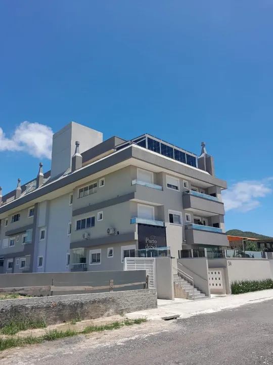 Cobertura novo 2024 completo com 3 quartos nas Gaivotas.