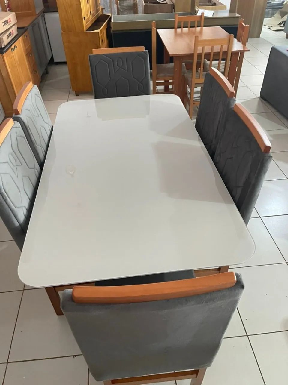 mesa de jantar vidro 1.60 mt com 6 cadeiras estofadas OFERTAAA