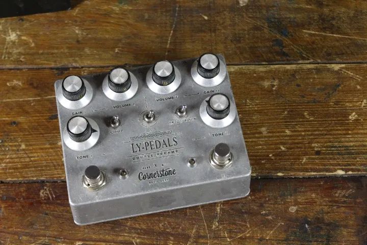 Pedal clone do Cornestone Gladio Double Preamp