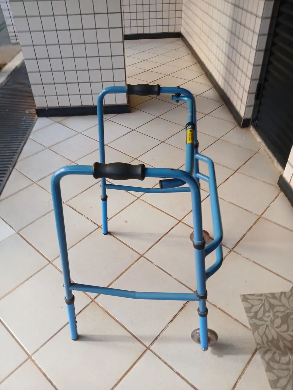 Andador de alumínio para idosos