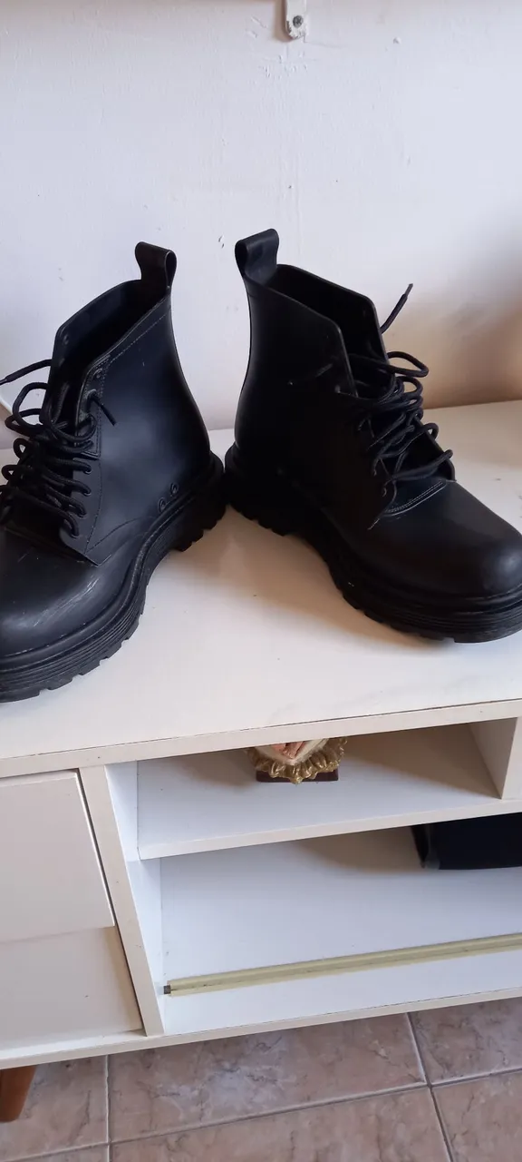 Botas Coturno masculina da marca melissa - Preto