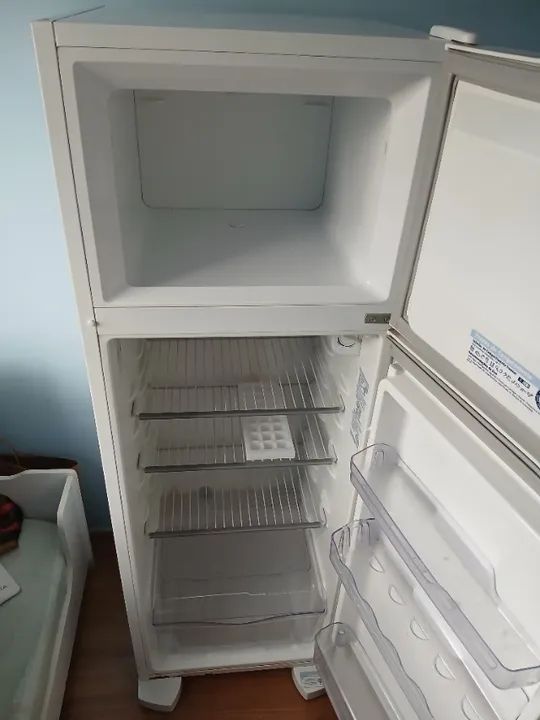 Geladeira Electrolux 260 litros  - Foto 6