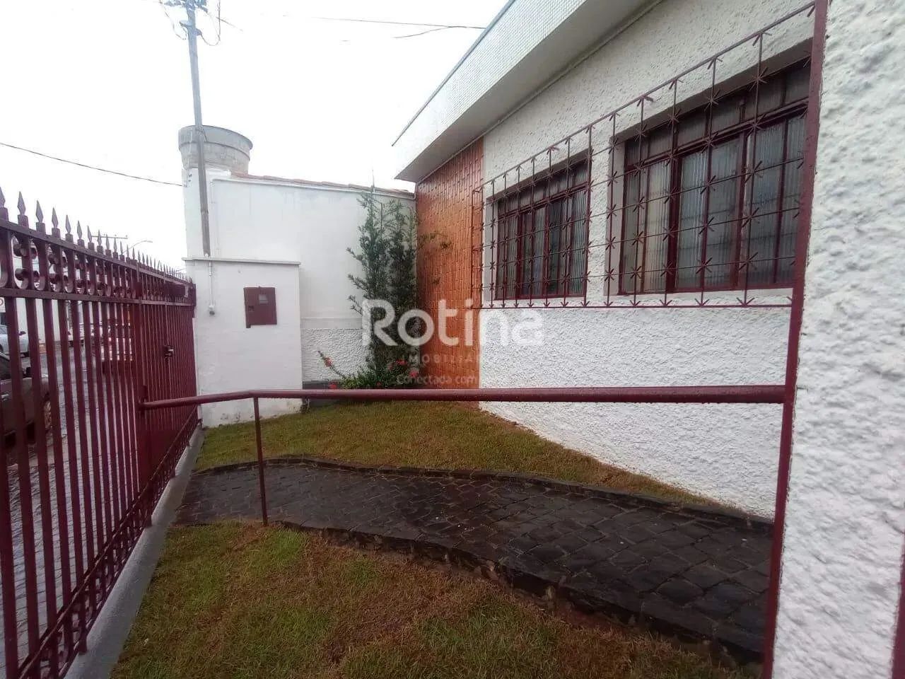 Casa para alugar, 4 quartos, Nossa Senhora Aparecida - Uberlândia/MG - Rotina Imobiliária - Foto 3