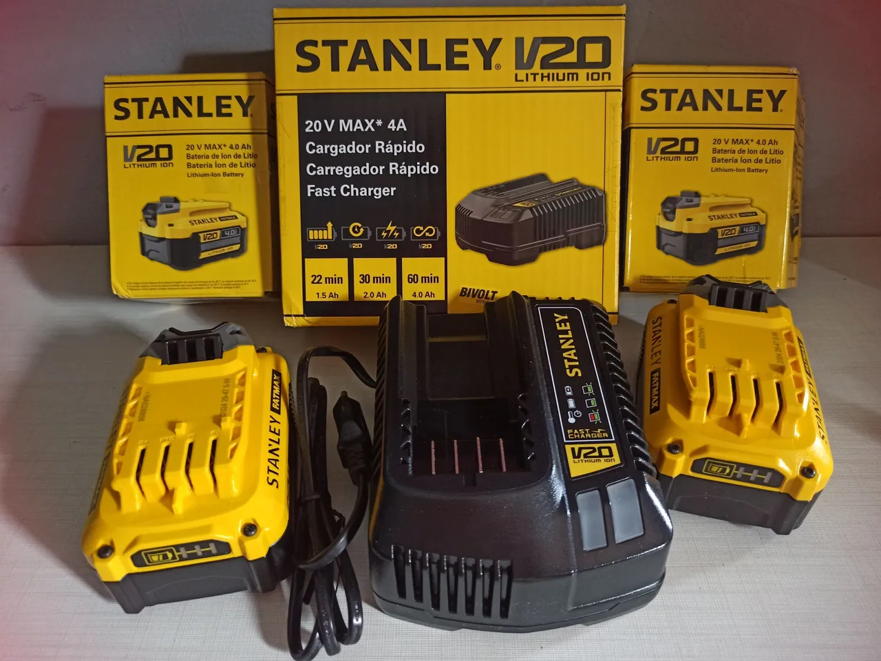 Carregador e Baterias 20v 4 Ah