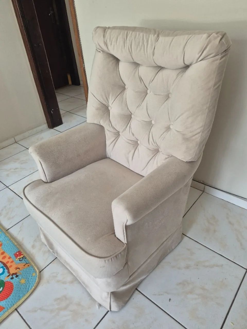 Poltrona de Amamentação com encosto alto e balanço - Foto 3