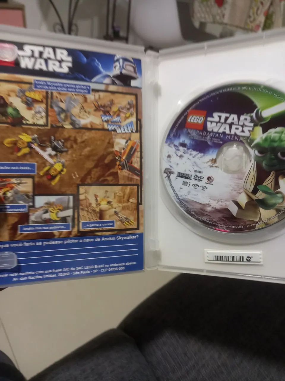 DVD Lego Star Wars - A Ameaça Padawan (DVD) - Foto 3