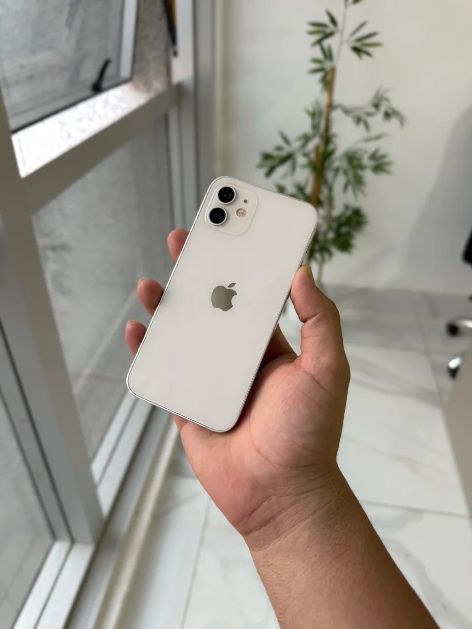 iPhone 12 64 gigas semi novos  - Foto 2