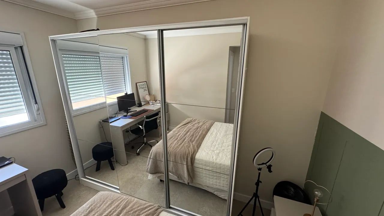 Guarda roupa com espelhos64315086961921121