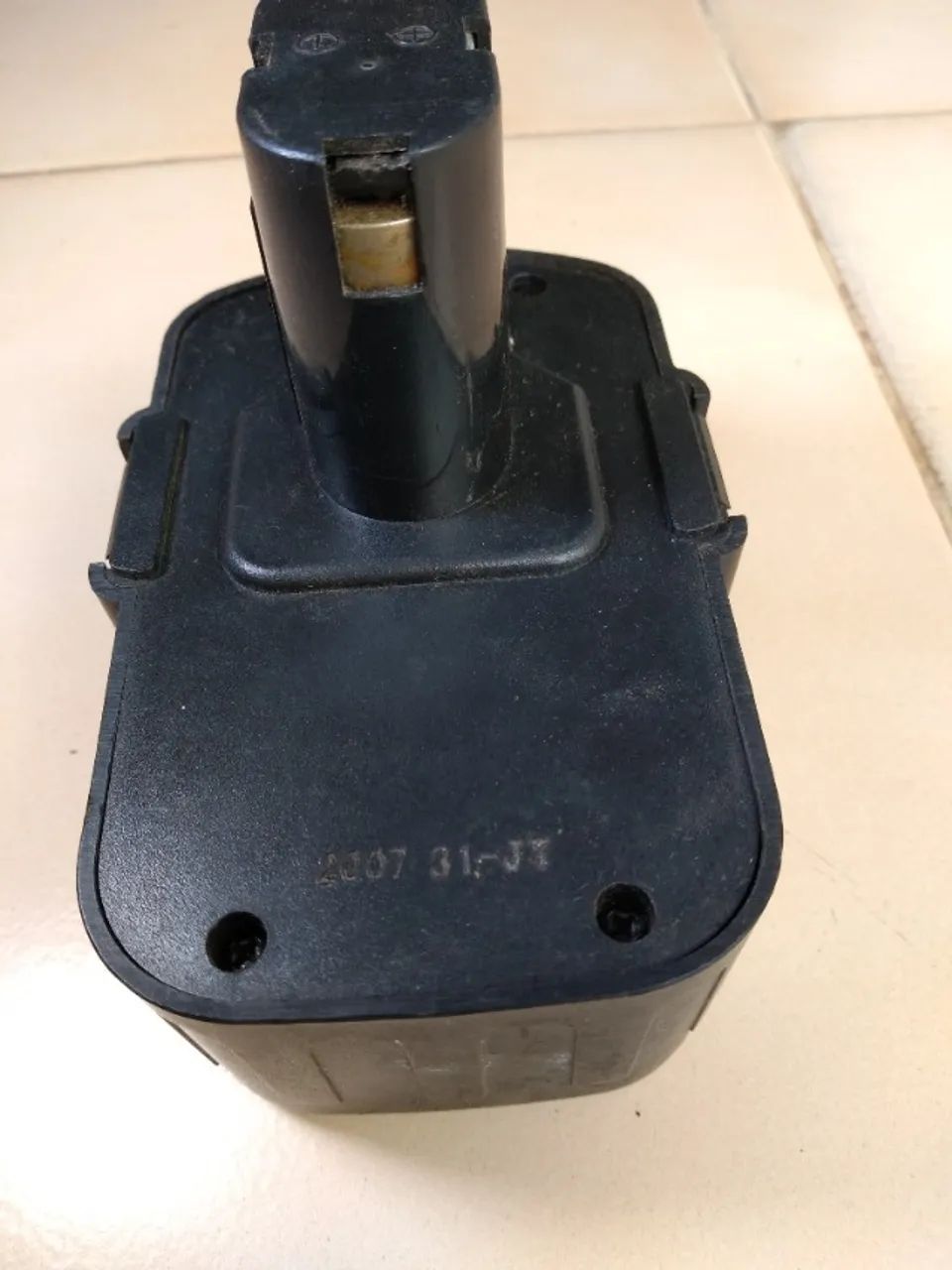 Carcaça de bateria da Parafusadeira Black + Decker CD121 Tipo 1 - Foto 6