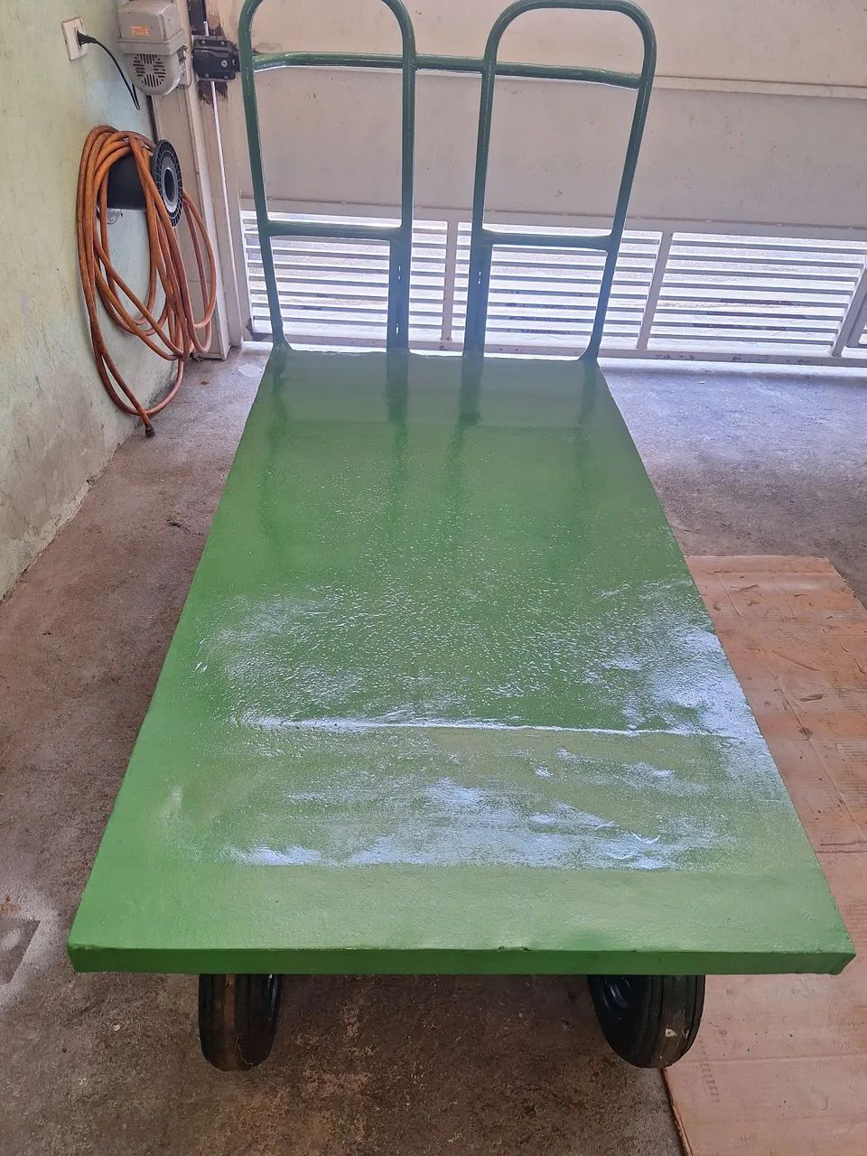 Carro plataforma com assoalho aço até 800 kg 