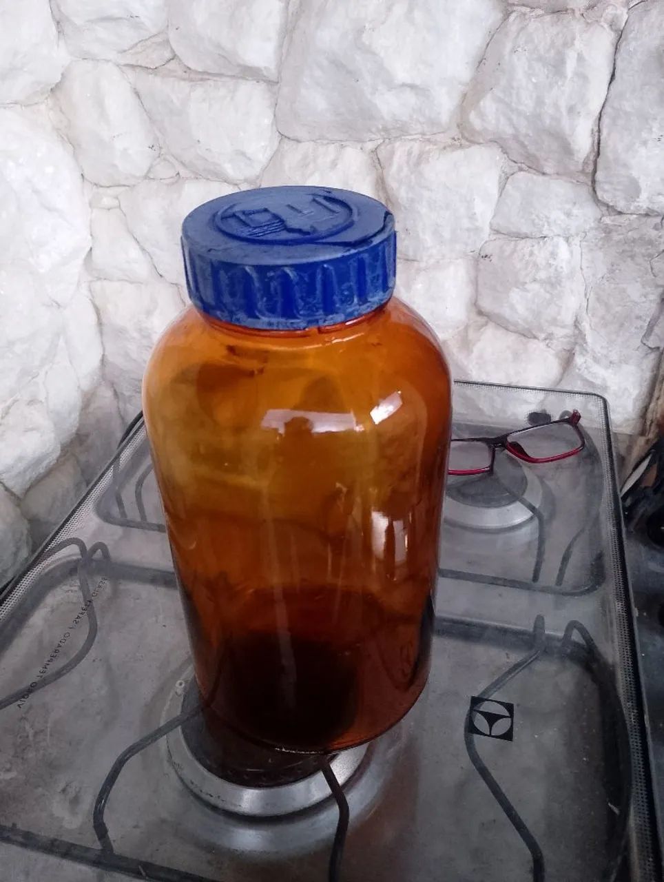 Garrafa de vidro ambar