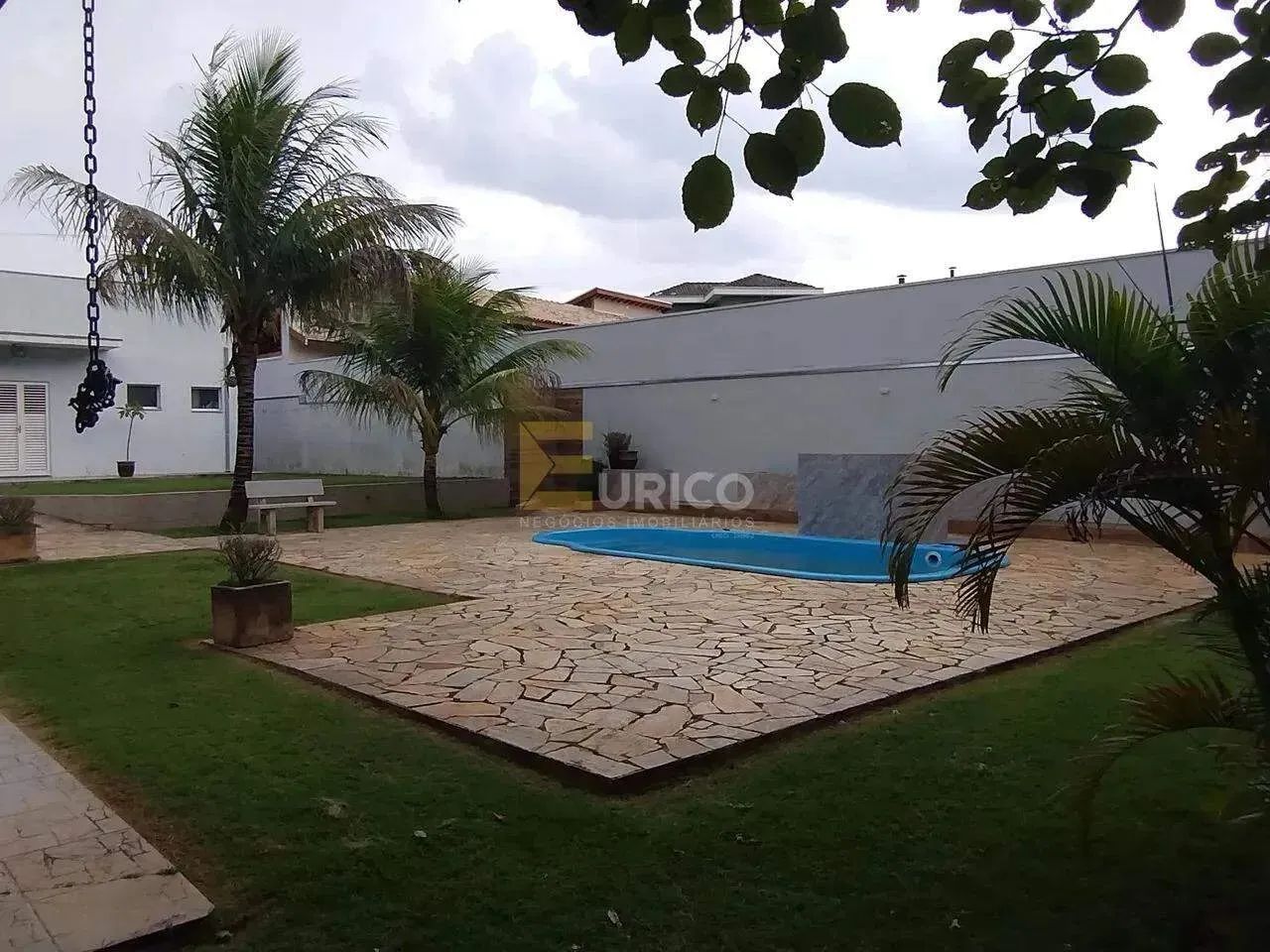 Casa térrea à venda com 1.000m² de terreno no condomínio Horizonte Azul - Village Ambienta