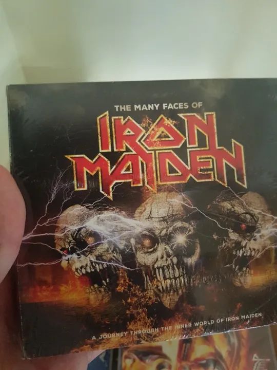 Cd cover many faces of iron maiden (lacrado)