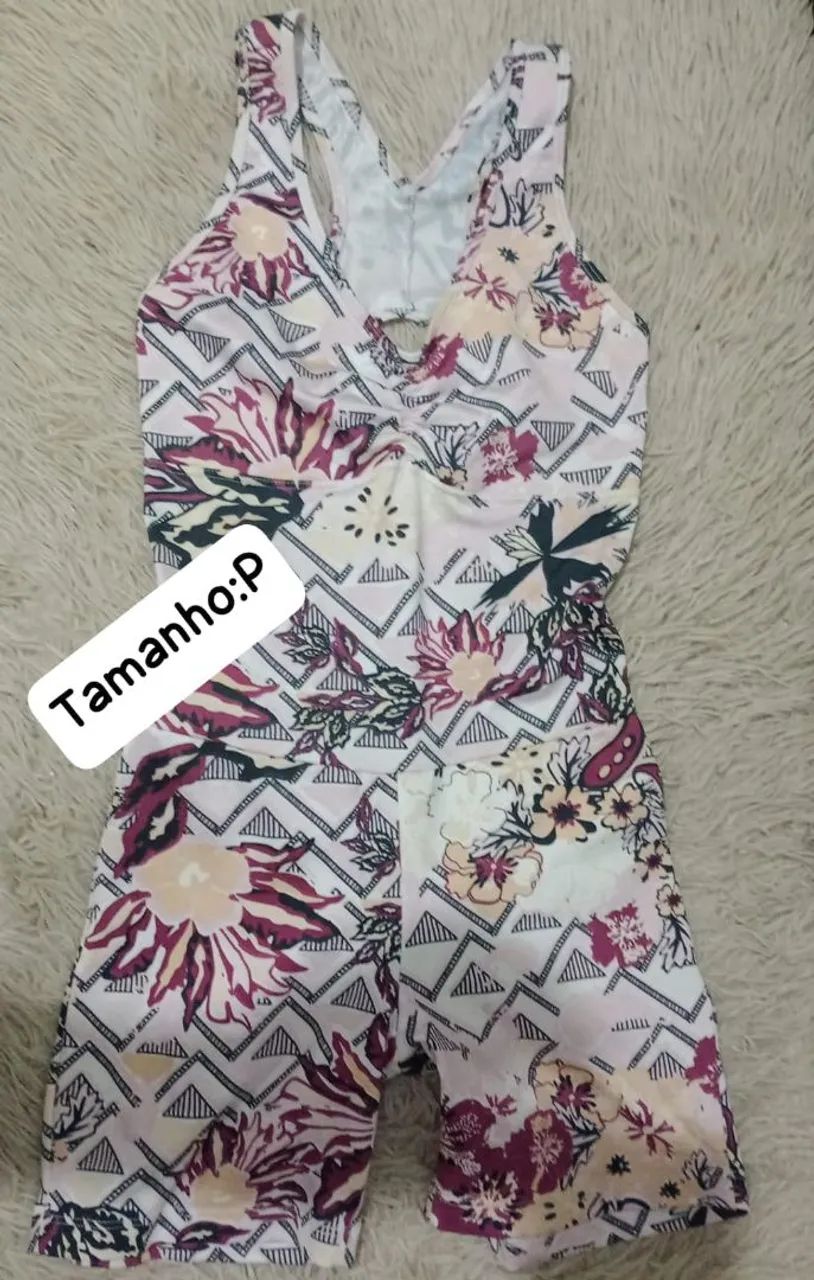 Macacão Floral Feminino