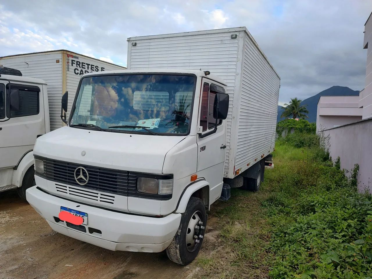 Mercedes 710 - Foto 2