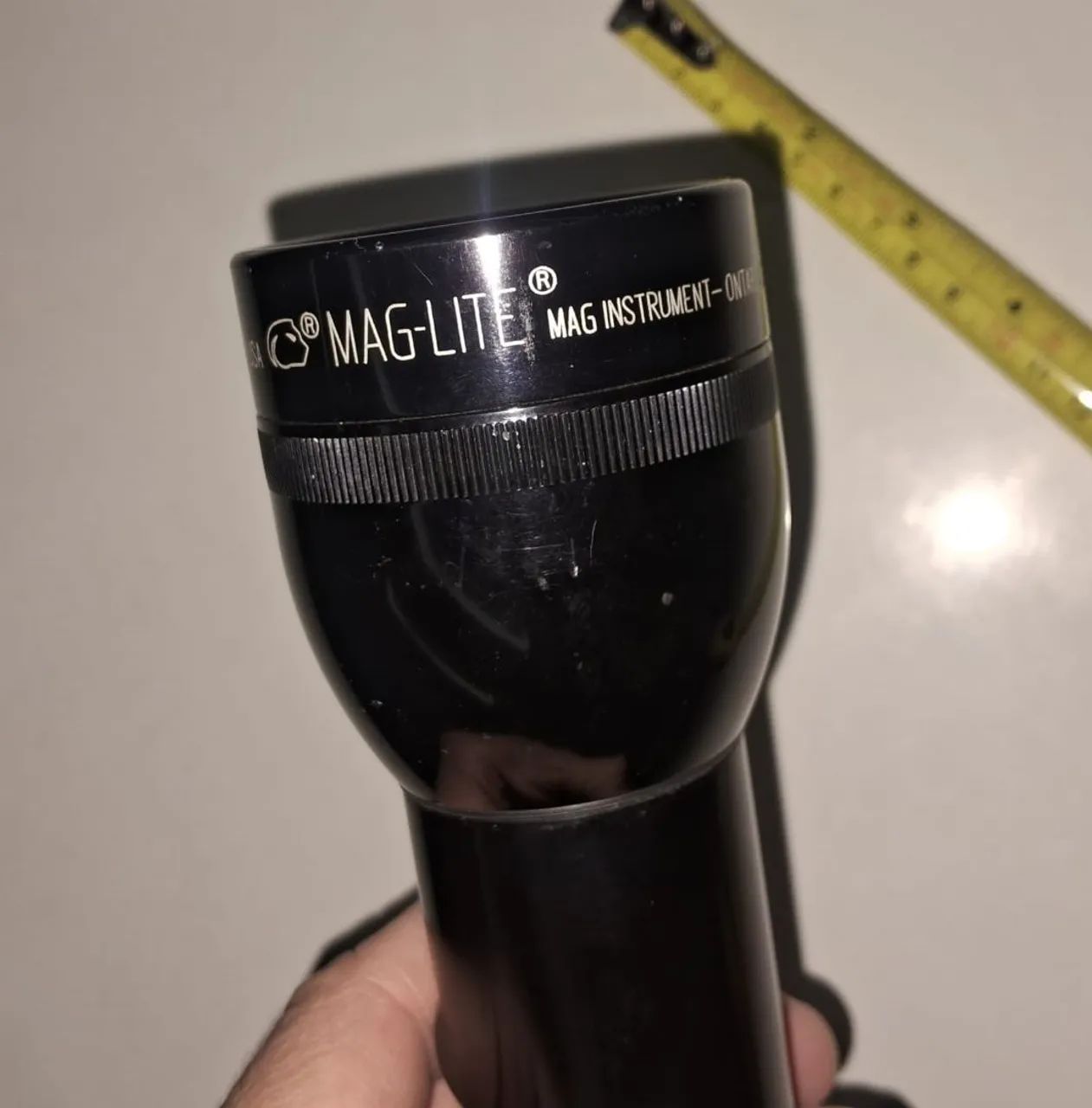 Farol lanterna maglite preta 2 pilhas 28 cm - Foto 3