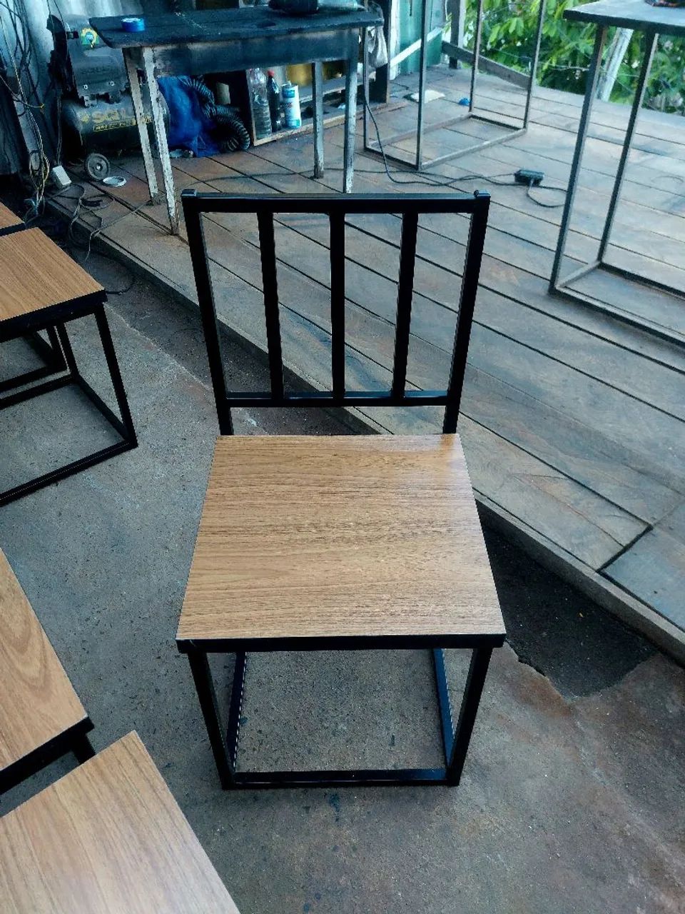Cadeiras 180 a unidade base metal e MDF  - Foto 2