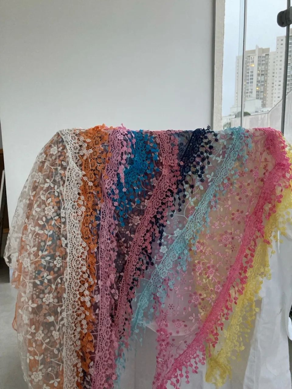 Lenços de Renda Coloridos - Elegância e Charme! - Foto 2